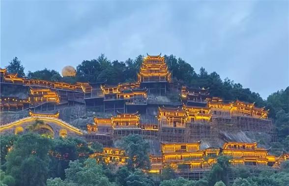 携手拓客源 闽赣共赋能——三明旅协会员赴上饶望仙谷、龟峰考察交流